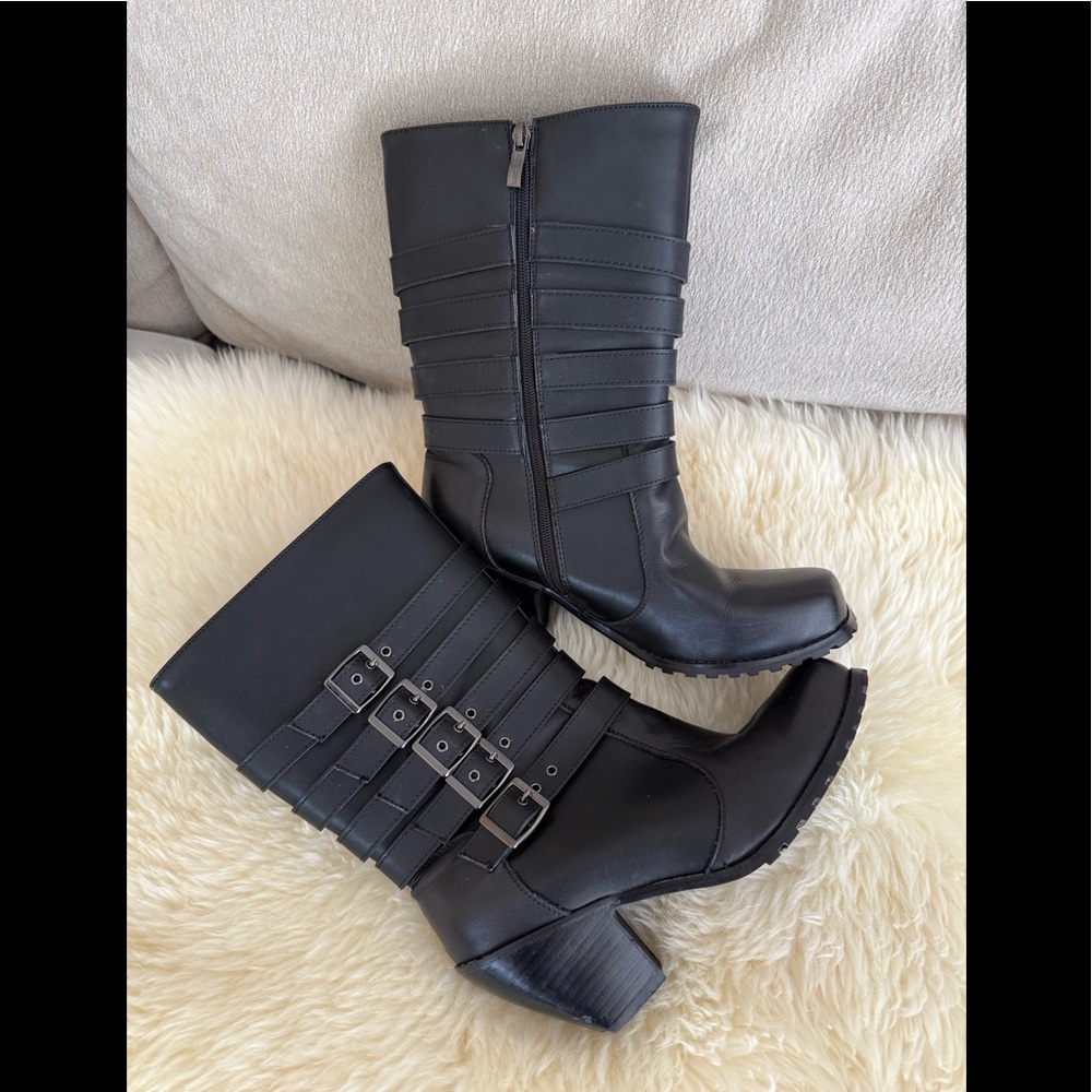 Leather motorcycle boots